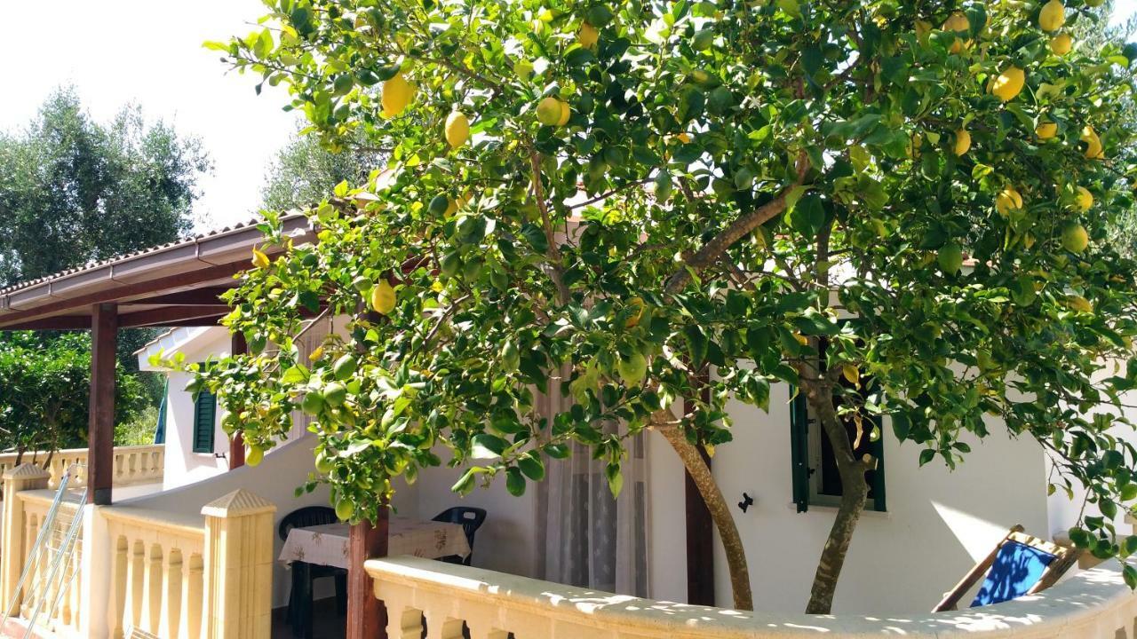 Casa Vacanze La Paloma Пескичи Экстерьер фото